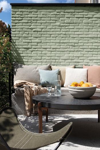 Faites de votre terrasse une extension de votre intérieur en choisissant des couleurs assorties.