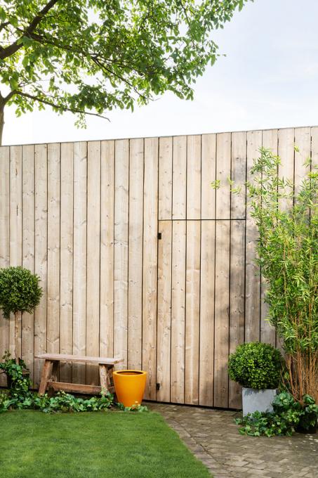 Conservez la couleur originale du bois de votre palissade de jardin.
