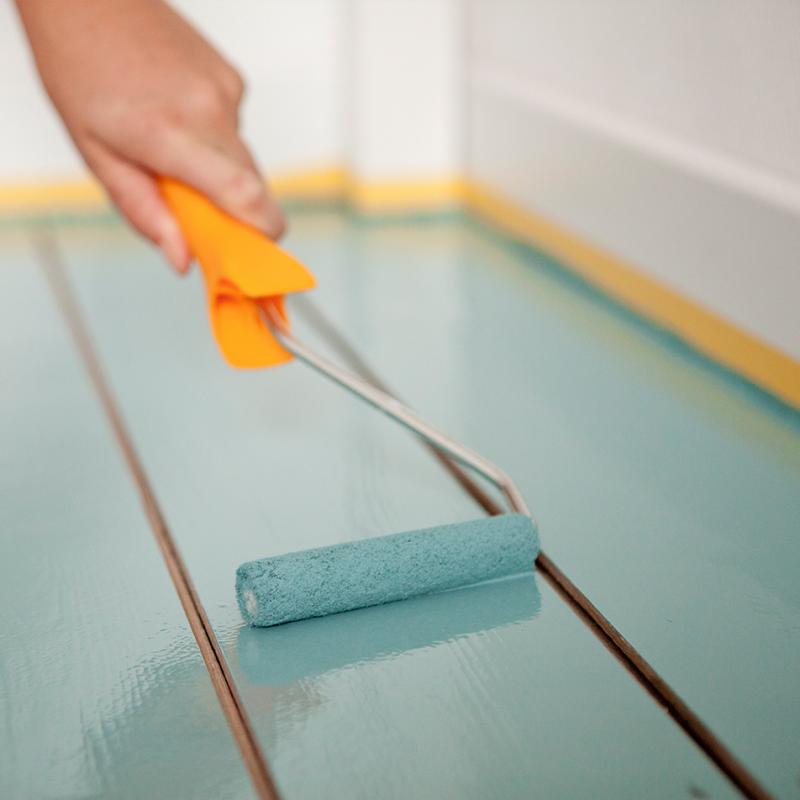 rekenkundig overspringen Draaien Hoe een houten vloer schilderen? | Checklist - colora.be