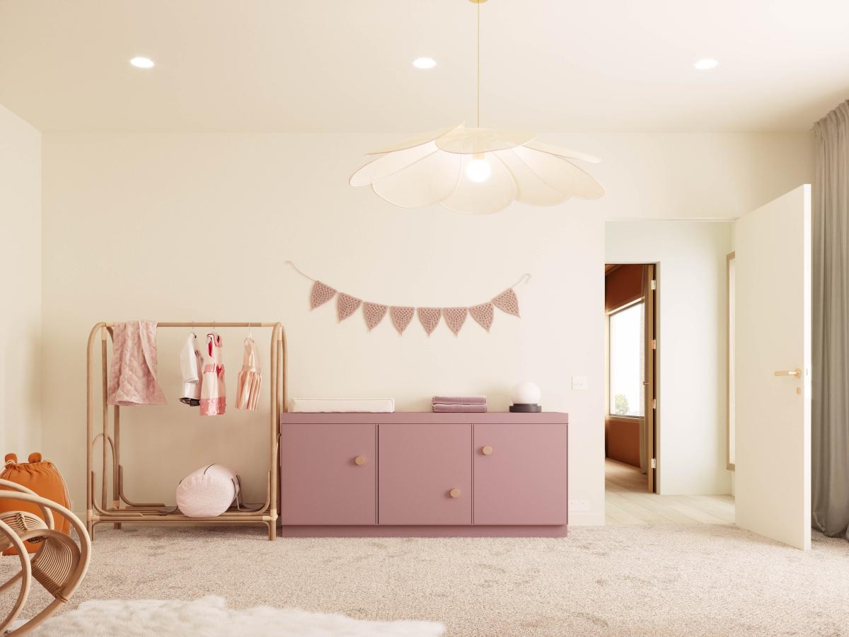 Combineer warme wit tinten met zachte rozen op meubeltjes voor een lieflijke babykamer.  