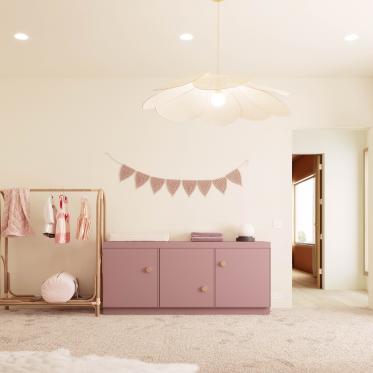 Combineer warme wit tinten met zachte rozen op meubeltjes voor een lieflijke babykamer.  