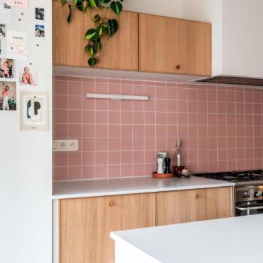 Hang herinneringen op aan je keukenmuur met overschilderbare magneetverf